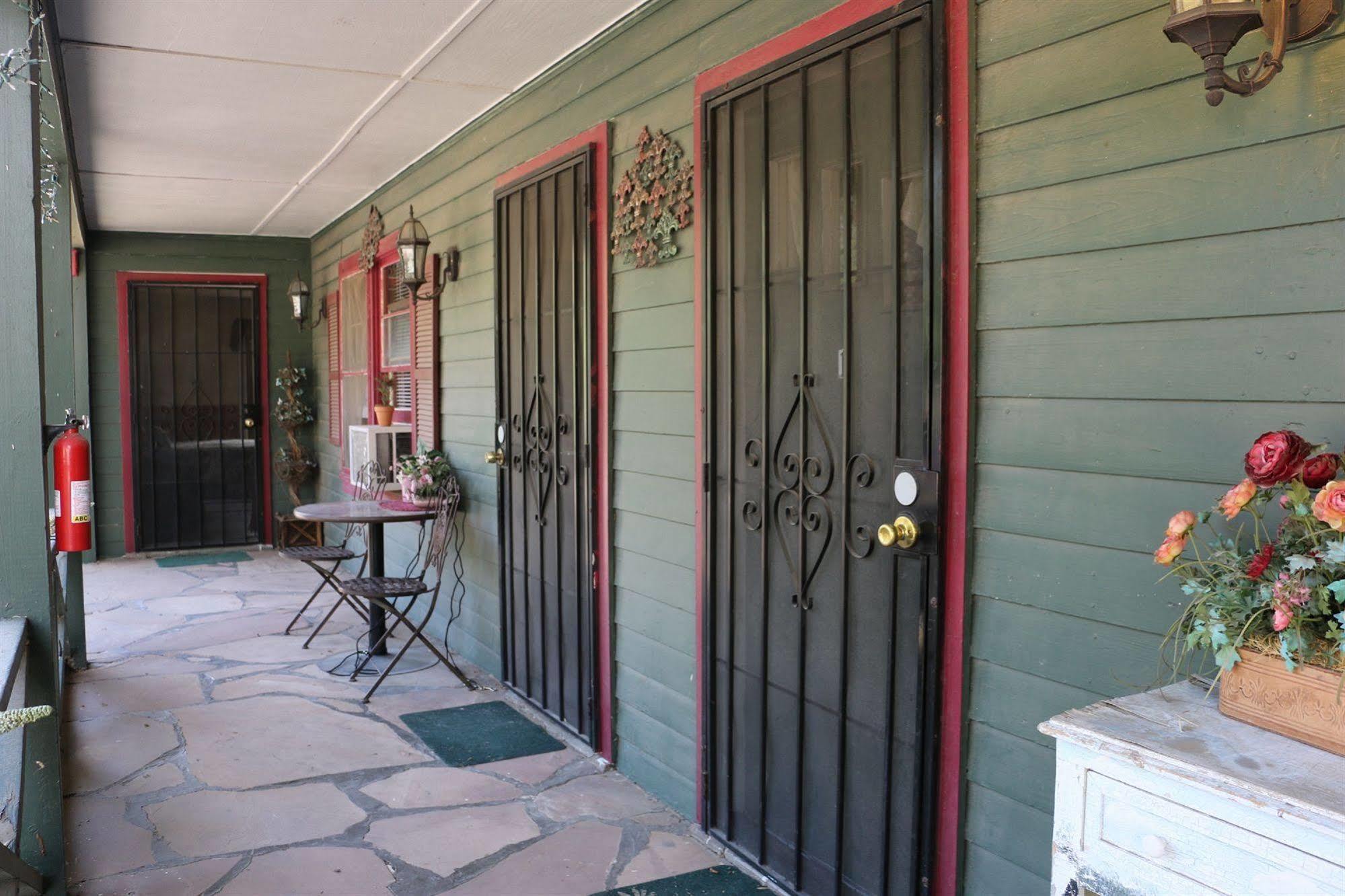 Apple Creek Cottages Прескот Екстериор снимка