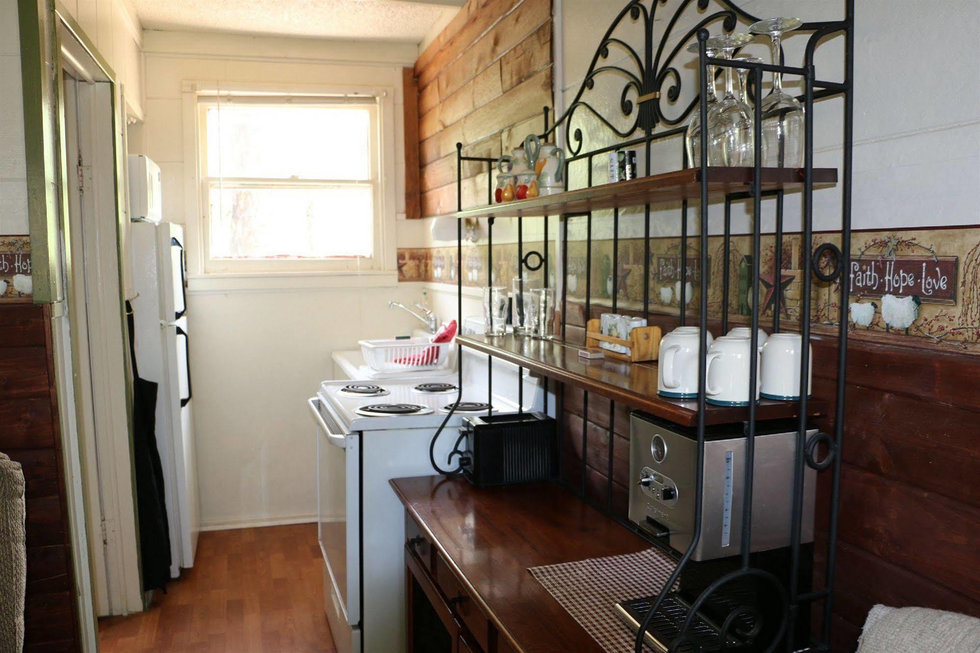 Apple Creek Cottages Прескот Екстериор снимка