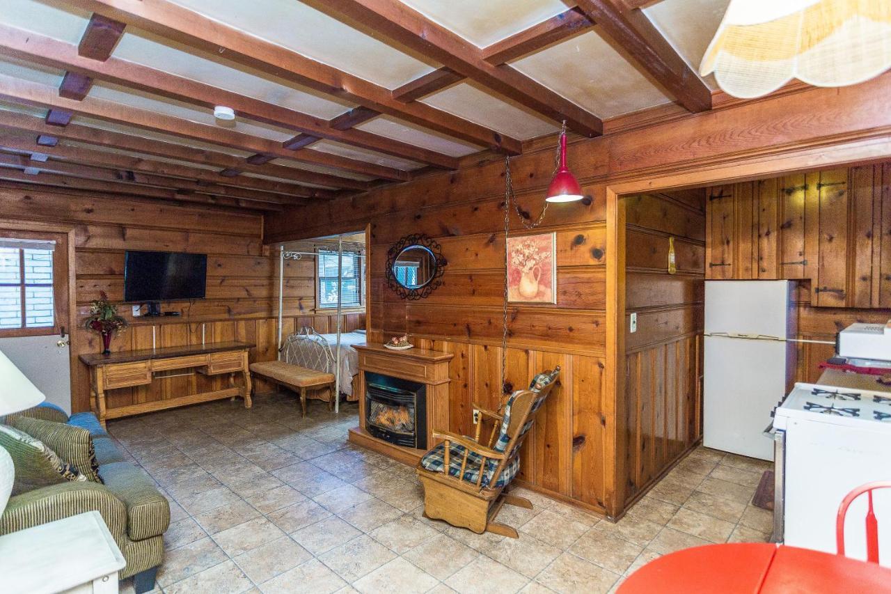 Apple Creek Cottages Прескот Екстериор снимка